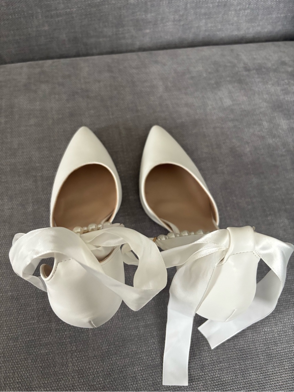 White Pointed-Toe Heels with Pearl beaded and ribbon tie - Picture 5 of 5